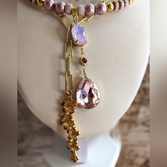 Rose Opaline Glass And Freshwater Pearls  In Paperclip Statement Necklace - Picture 4 of 13